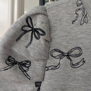 NWOT Maeve Anthropologie Gray Puff-Sleeve Bow Embroidered Sweatshirt - Size M